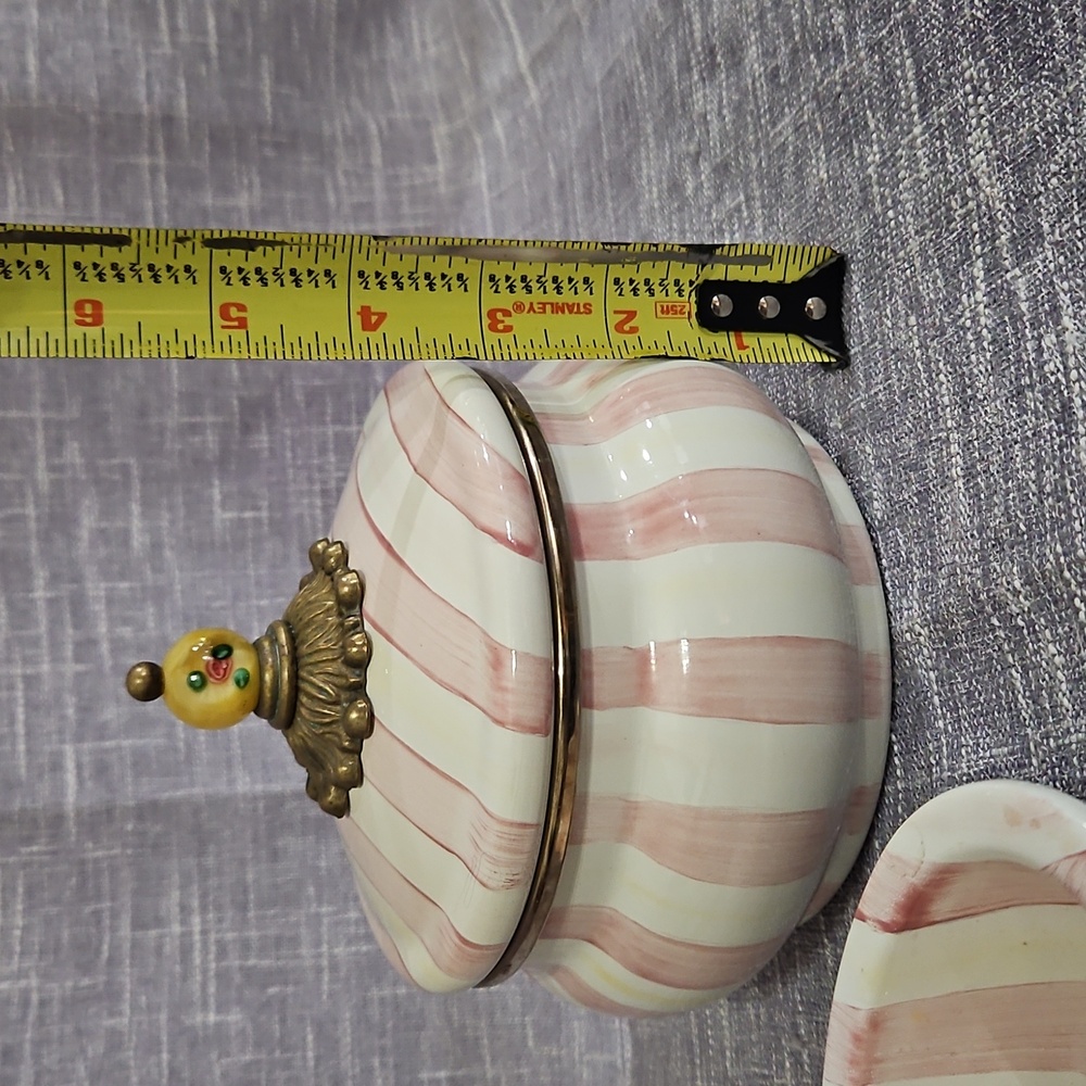 MacKenzie-Childs Pink and White Ceramic Dish Set - Picture 7 of 8